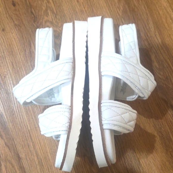 Seychelles Womens 9 New To This" Quilted Sandals, White Leather, Open Strapping - Picture 3 of 10